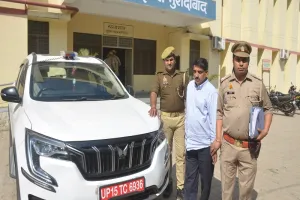 मुरादाबाद : नीली-लाल बत्ती लगी कार से लोगों पर रौब झाड़ता था कुलदीप, पत्नी की हत्या में जा चुका है जेल