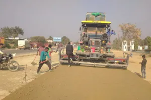 Bareilly: सितारगंज फोरलेन पर दो शिफ्टों में चल रहा काम...बढ़ाई निगरानी !