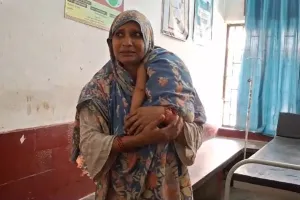 Barabanki accident : खेलते-खेलते पानी भरे टब में जा गिरी बच्ची , बेटी की मौत के बाद अस्पताल में बेहोश हुई मां