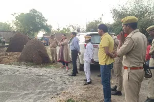 डीएम ने छापेमारी कर पकड़ा 135 घन मीटर बालू : अवैध तरीके से हो रहे बालू खनन का भांडाफोड़, 2 ट्रैक्टर ट्राली सीज 