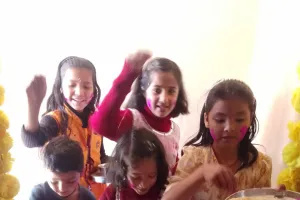 हर्षोल्लास से मना फूलदेई का पर्व, छोटे बच्चों ने घर-घर जाकर डाले फूल  