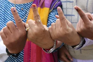 तेलंगाना में ग्राम पंचायत चुनाव के दूसरे चरण के लिए मतदान जारी