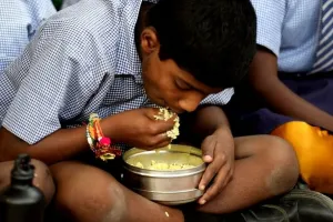 बदायूं: मिड डे मील...गौतम बुद्ध नगर में ब्लैक लिस्ट संस्था जिले में पाक साफ