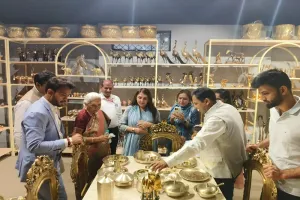 मुरादाबाद पहुंचीं राज्यपाल आनंदीबेन पटेल ने हैंडीक्राफ्ट इकाइयों का किया भ्रमण, बोलीं-विश्वविद्यालय के निर्माण कार्यों में न बरतें लापरवाही, समय से पूरा कराएं कार्य