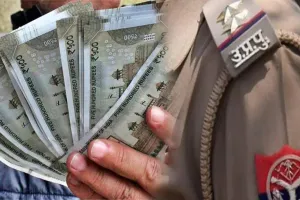 Bareilly: दरोगा 50 हजार की रिश्वत लेते हुआ था गिरफ्तार...अब पत्नी ने एंटी करप्शन पर उठाए सवाल