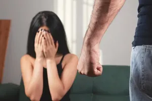 Bareilly: महिला ने लगाई गुहार...पति के दूसरी महिला से हैं सबंध और देवर करता है रेप !