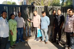 कानपुर नगर निगम की टीम ने की बड़ी कार्रवाई; Lush गार्डन को किया सील