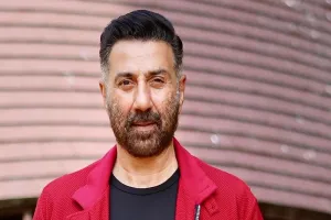 शर्मीलेपन को दूर करने और अभिनय में निपुण बनने के लिए विदेश चले गए थे सनी देओल 