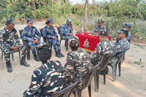  लखीमपुर खीरी: एसएसबी और नेपाल एपीएफ की सीमा पर संयुक्त बैठक, सुरक्षा को लेकर चर्चा