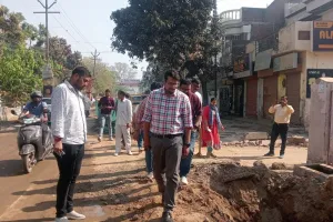 बरेली में खुदाई के दौरान सुरक्षा की नई व्यवस्था, रात को रिफ्लेक्टर और बैरिकेडिंग जाएंगे लगाए 