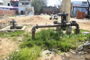 बरेली: नगर निगम के 42 ओवरहेड टैंकों की सफाई में खामी, लोगों को मिल रहा गंदा पानी 
