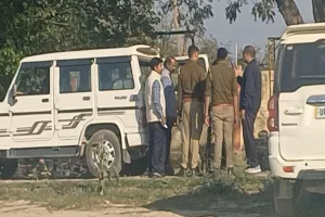 एसटीएफ की बड़ी कार्रवाई, 12 सॉल्वर गिरफ्तार, 40 से अधिक डुप्लीकेट कॉपियां हुईं जब्त