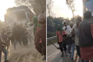 मुरादाबाद : हाईवे पर बाइक टकराने के बाद दो पक्षों में मारपीट, जमकर चले लाठी-डंडे...VIDEO वायरल