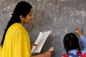 बजट जारी होने के बावजूद शिक्षकों को नहीं मिला वेतन       