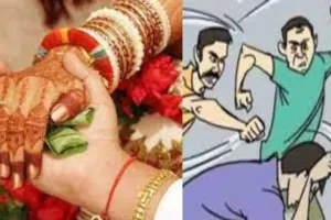 रामपुर: मैरिज हॉल में दो पक्षों में मारपीट, जमकर चले लात-घूंसे और कुर्सियां, 3 घायल