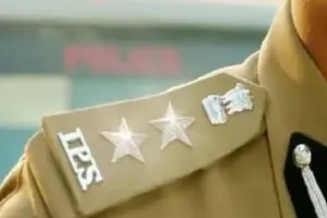 यूपी में फिर चली तबादला एक्सप्रेस, 11 IPS अधिकारियों का हुआ ट्रांसफर