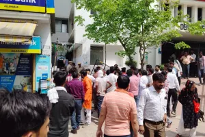 लखनऊ: KGMU में डॉक्टरों पर हमला, अवैध कब्जा हटाने पहुंची थी टीम, अतिक्रमण हटाने की कार्रवाई शुरू