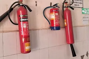 राजधानी में फायर NOC के बिना चल रहे कई सरकारी अस्पताल, न्यायालय की नाराजगी के बाद भी नहीं कई सुधार