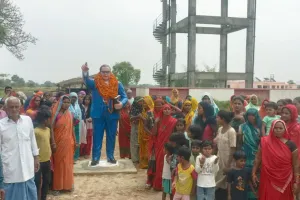 लखनऊः बाबा साहिब की प्रतिमा को लेकर हुआ बवाल, ग्रामीणों ने किया पुलिस पर पथराव, कई पुलिसकर्मी घायल