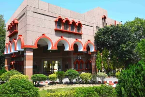 IIT के विशेषज्ञ बनेंगे संस्कृत के छात्र, केंद्रीय संस्कृत विश्वविद्यालय में लगाया जाएगा समर कैंप