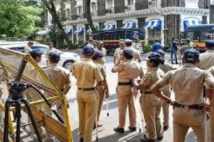 'हैलो, मैं D कंपनी से बोल रहा हूं... ',मुंबई को मिली बम से उड़ाने की धमकी, जांच के दौरान एक व्यक्ति हिरासत में 