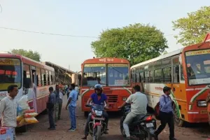 बदायूं: रोडवेज की लापरवाही बनी यात्रियों की सजा, गर्मी में छीनी AC सुविधा 