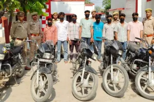 बिजनौर में बाइक चोर गिरोह का भंडाफोड़, 8 गिरफ्तार, 5 मोटरसाइकिलें बरामद