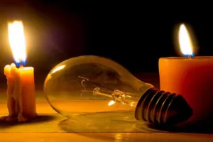 शाहजहांपुर: बिजली विभाग के दावे फेल, हर घंटे हो रही ट्रिपिंग से उपभोक्ता परेशान 