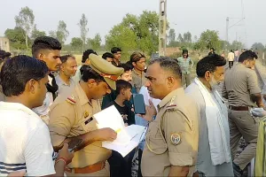 कासगंज: बकरी बचाने की कोशिश में ट्रेन से कटकर महिला की मौत