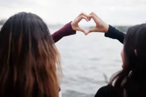 Bareilly: बहनों को एक दूसरे से हुआ इश्क, अब कर दिया ऐसा कांड...मामला पहुचा SSP के पास