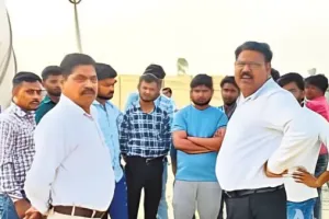 Bareilly: एथेनॉल फैक्ट्री के डीजीएम की दबंगई, दो कर्मियों को बंधक बनाकर पीटा