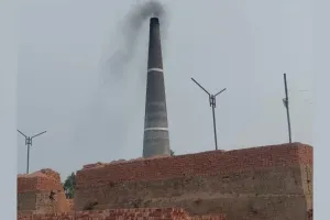 कागजों में भट्ठा बंद, कारोबार चालू! बरेली में पकड़ी साढ़े छह लाख की कर चोरी, 18 लाख से ज्यादा ईंटें जब्त