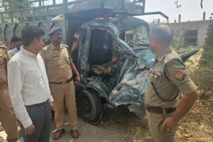 Chitrakoot Accident: श्रमिकों की पिकअप को टैंकर ने मारी टक्कर, दो की मौत, एक बच्ची और पांच श्रमिक घायल, दो रेफर