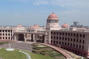 लखनऊ : रॉबर्ट वाद्रा के खिलाफ दायर याचिका पर सुनवाई शुक्रवार को