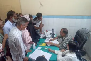 वायरल फीवर का वार, अस्पतालों में मरीजों की कतार       