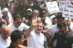 बिहार पहुंचे राहुल गांधी: बेगूसराय में कांग्रेस की 'पलायन रोको, नौकरी दो’ पदयात्रा में हुए शामिल