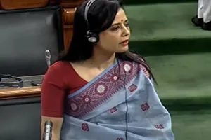 TMC सांसद महुआ मोइत्रा ने दी वक्फ बिल को सुप्रीम कोर्ट में चुनौती, याचिका में लगाए कई आरोप 