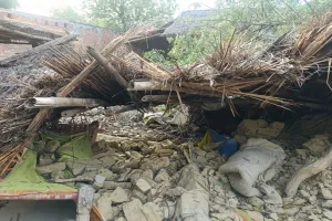 हरदोई: आंधी-तूफान से गिरी दीवार, मलबे में दबकर अधेड़ की मौत, परिजनों में कोहराम 