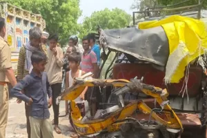 बहराइच में दर्दनाक हादसा: तेज रफ्तार बस की टक्कर से ऑटो सवार एक ही परिवार के 6 लोगों की मौत, कई घायल