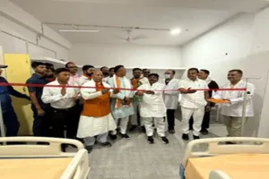 सोनभद्र: अस्पताल में नहीं हुआ प्रोटोकॉल का पालन तो भड़के योगी के मंत्री, बोले- चिकित्सा अधीक्षक के खिलाफ होगा एक्शन