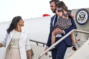 अमेरिकी उपराष्ट्रपति जेडी वेंस 4 दिवसीय यात्रा पर पहुंचे भारत, पालम एयरपोर्ट पर अश्विनी वैष्णव ने किया स्वागत