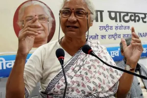 मेधा पाटकर को 24 साल पुराने मामले में दिल्ली पुलिस ने किया गिरफ्तार, कोर्ट ने जारी किया था गैर-जमानती वारंट 