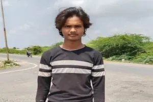 अमेठी: बाइक सवार तीन युवकों को ट्रक ने मारी टक्कर, मौत