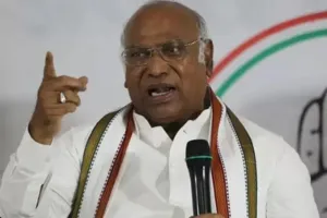 पहलगाम हमला: खड़गे ने सर्वदलीय बैठक में PM मोदी के शामिल न होने पर उठाए सवाल, कहा- बात तो बड़ी बड़ी करते हैं, लेकिन...