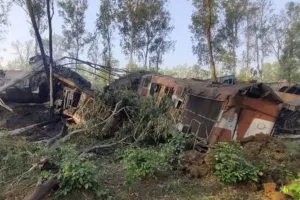 झारखंड: 2 मालगाड़ियां आपस में टकराई, इंजन के उड़े चिथड़े, दो की मौत, चार घायल