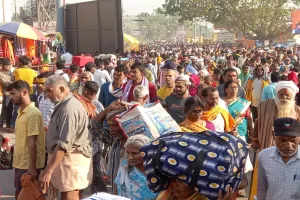 Ram Navami 2025: रामनवमी पर अयोध्या में उमड़ा रामभक्तों का सैलाब, ड्रोन से हो रही निगरानी  