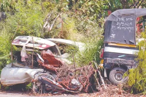 करोड़ों के वाहन कबाड़, कौड़ी भर नहीं बची कीमत