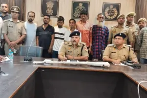 Chitrakoot; छह आरोपी गिरफ्तार, चोरी के जानवर बरामद, तीन वाहन, बंदूक-कारतूस भी मिले, दो आरोपी फरार