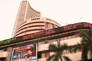 Indian Stock Market: ट्रंप के टैरिफ से बाजार हलकान, IT शेयरों में आई गिरावट