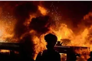 गुजरात: पटाखा गोदाम में आग का तांडव, 21 मजदूरों की जलकर मौत...CM ने किया मुआवजे का ऐलान